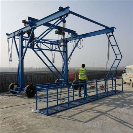 桥梁设备 2吨护栏台车模板厂家 1吨3吨护栏模板台车图片