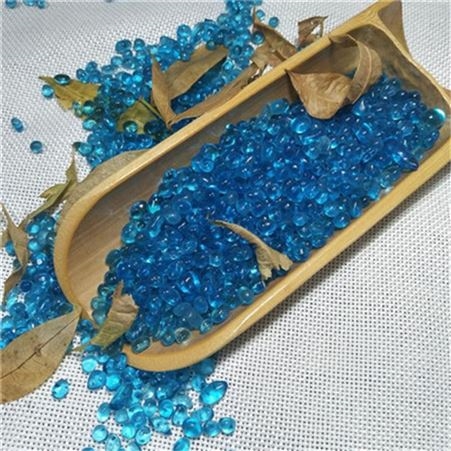 弈腾玻璃砂厂家 水族装饰玻璃沙 海蓝色玻璃块 型号4-20目 水磨石彩色玻璃砂