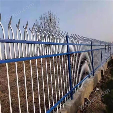 中创智领定制张掖锌钢护栏 农村隔离栏杆 工厂围栏
