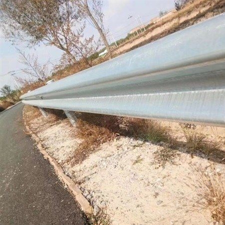 山西波形护栏 高速公路波形护栏板 厂家批发价格 质量保证