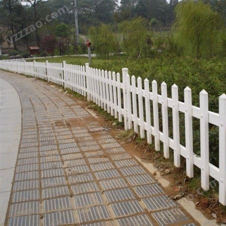 PVC护栏围栏  PVC草坪护栏 花园栅栏多少钱  西安厂家