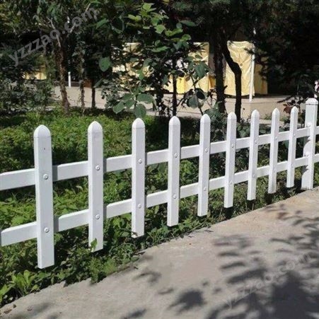 格拉瑞斯PVC草坪护栏 庭院花园围栏 街道厂区绿化隔离栏杆厂家